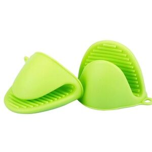 ~NWT 2 Pairs Mini Oven Gloves Silicone Heat Resistant Cooking~